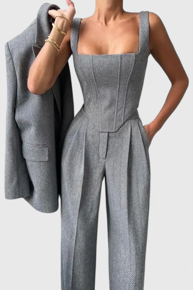 Evena Tailored Trousersuit for Confident Elegance