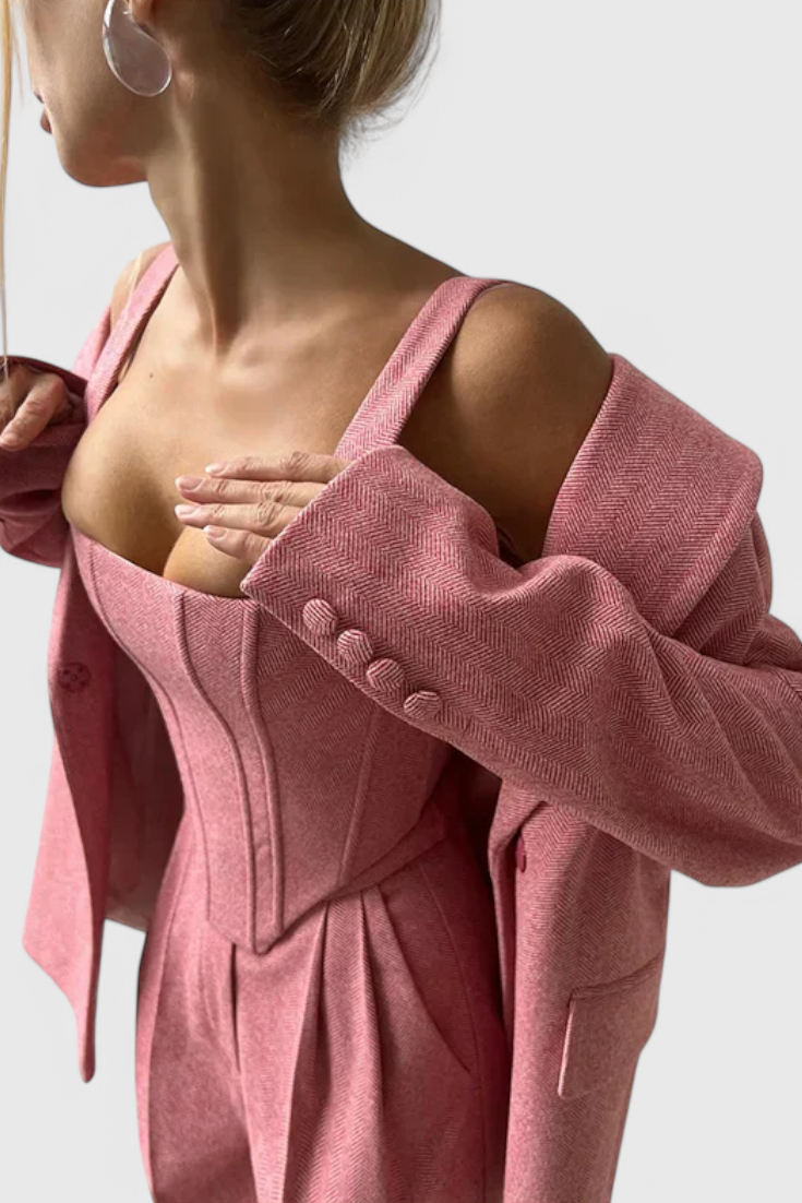 Evena Tailored Trousersuit for Confident Elegance