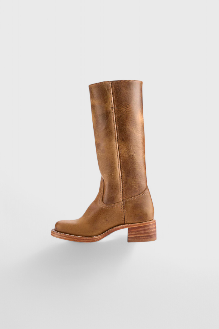 Grace Modern Classic Boots for All-Season Wear