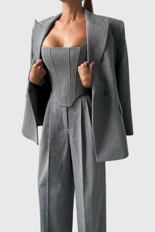 Evena Tailored Trousersuit for Confident Elegance