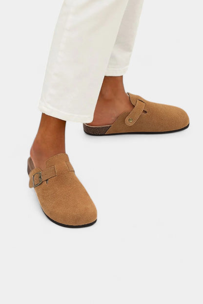 Tia Robust Suede Clogs