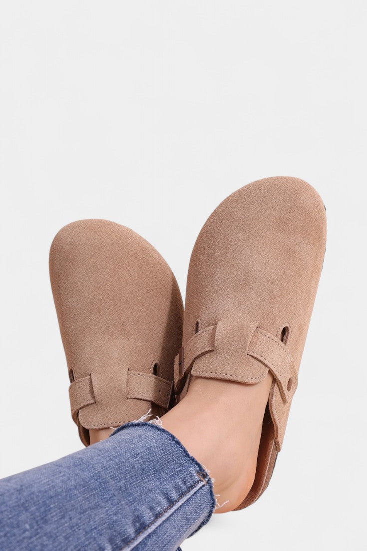 Tia Robust Suede Clogs
