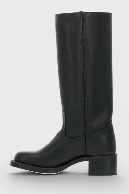 Grace Modern Classic Boots for All-Season Wear