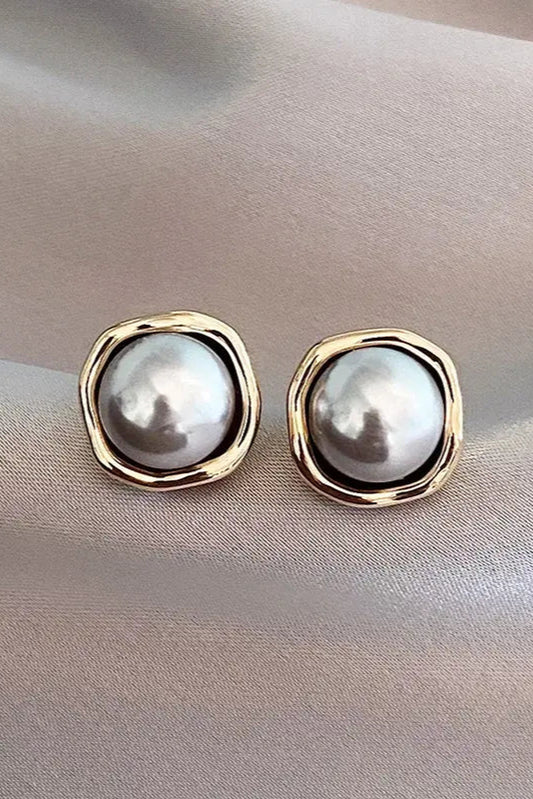 Elegant Black Pearl Earrings with Timeless Grace
